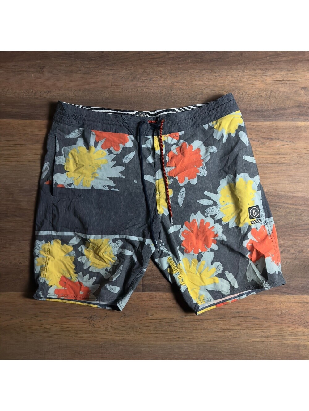 Volcom Stoneys Board Shorts Mens 36 Charcoal Gray Floral